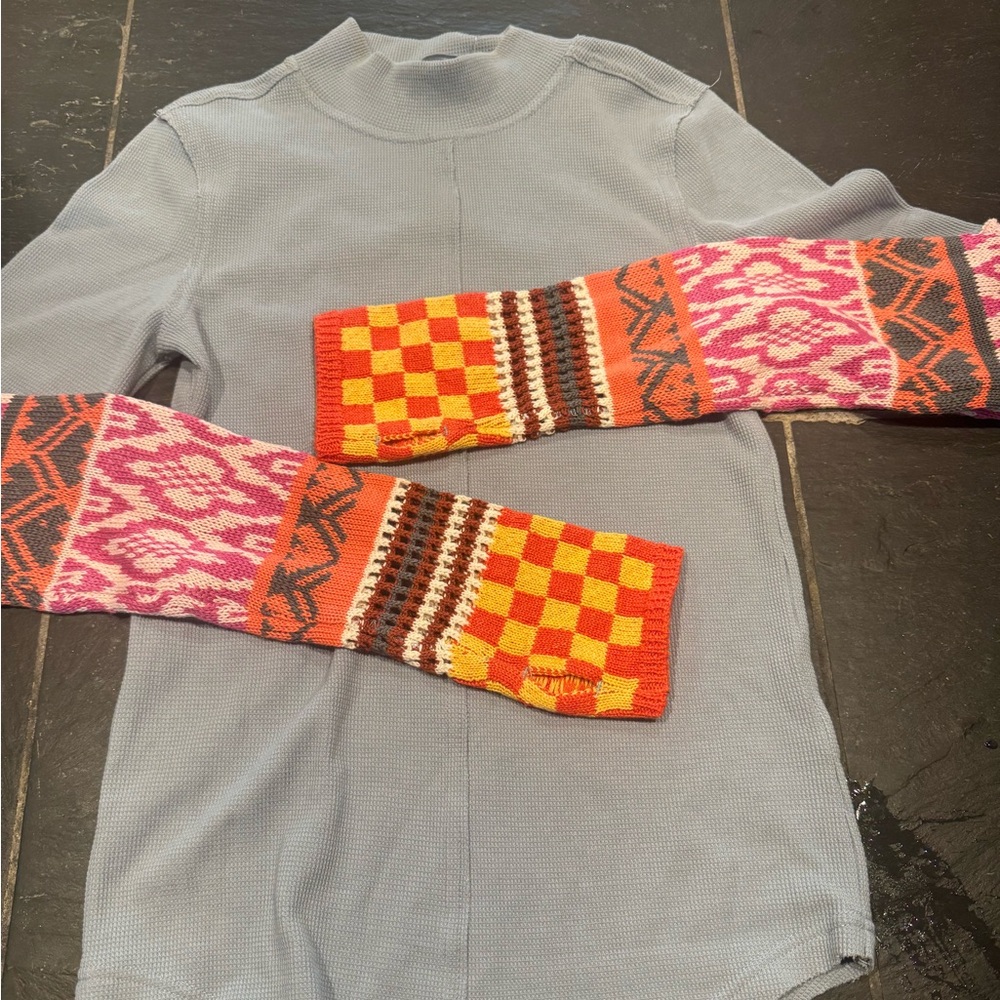 WE THE FREE thermal w/ fun knit sleeves-zoom in for all the design details👀